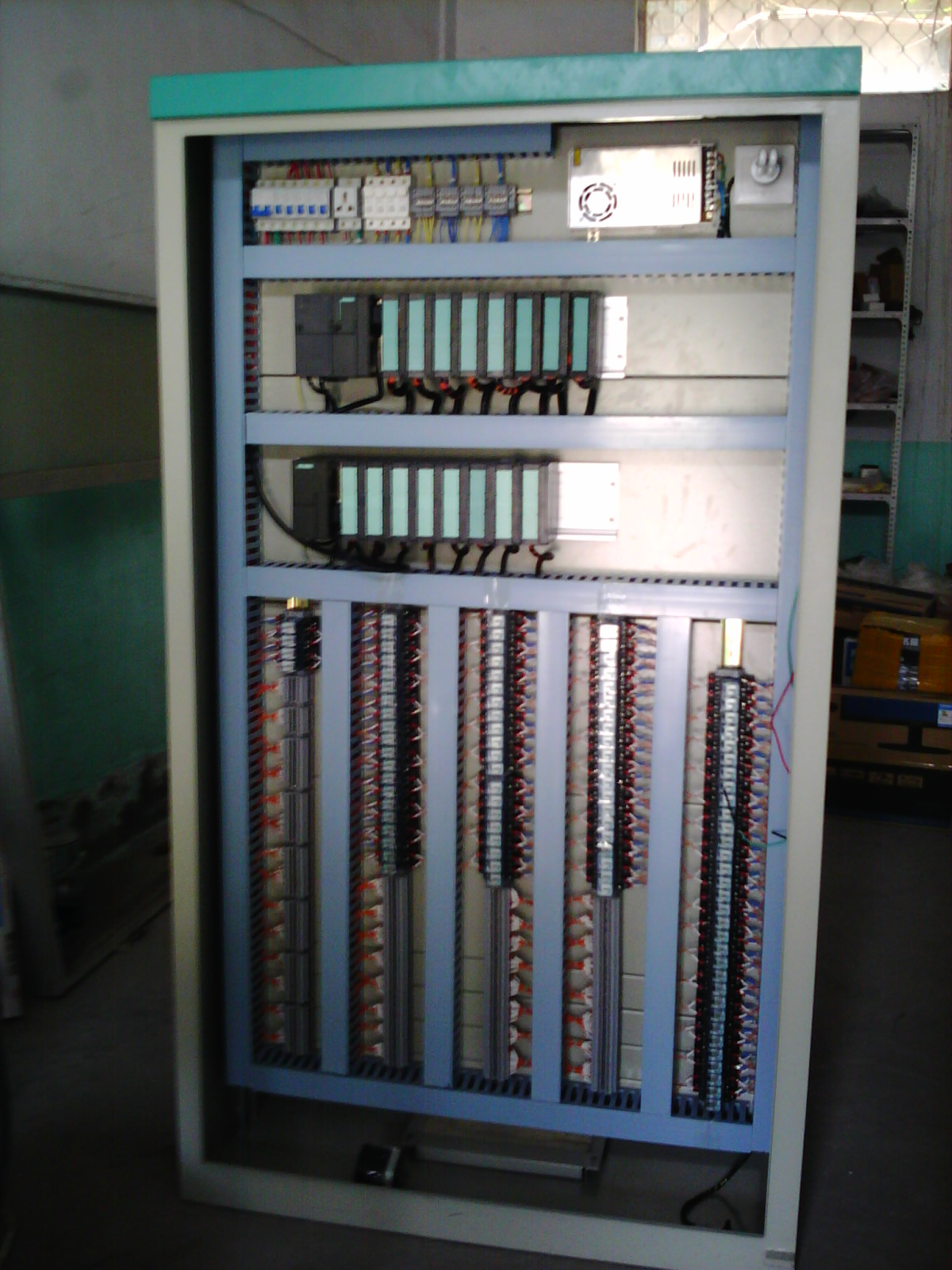 深入解析PLC控制柜 工控系统的核心枢纽